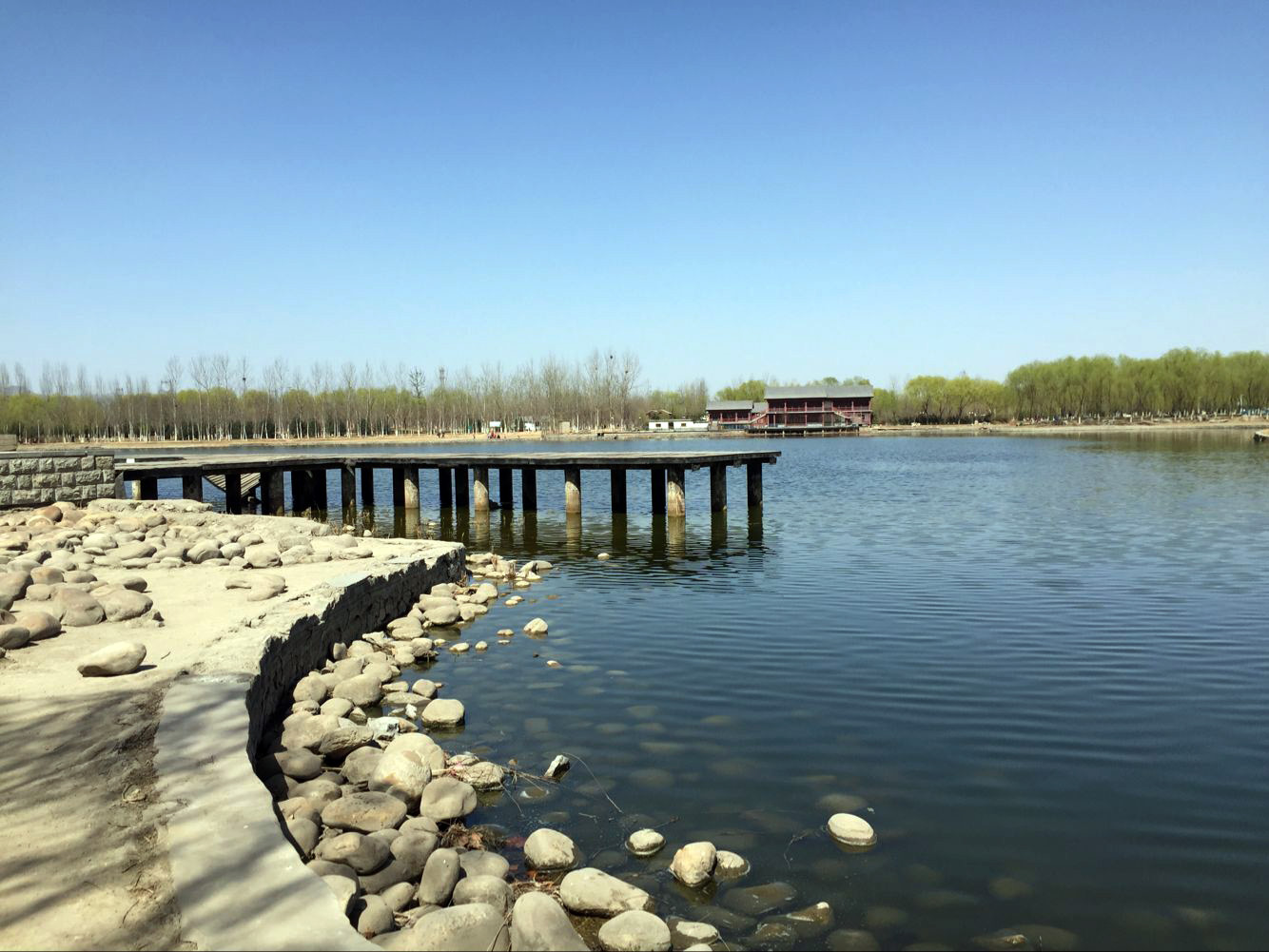 水岸聆風(fēng)   清麗攝于秀水公園